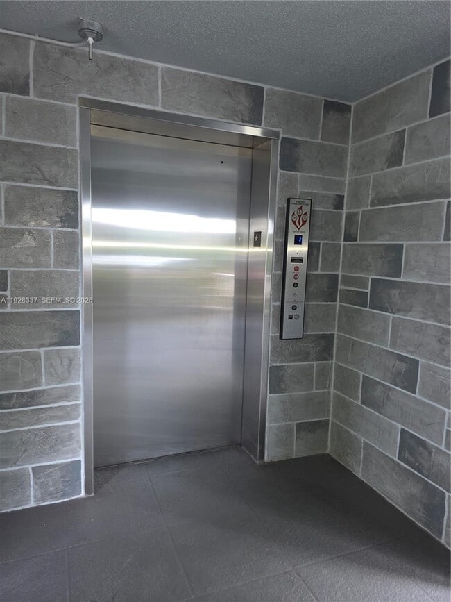 1401 SW 128th Terrace in Pembroke Pines, FL - Building Photo - Building Photo