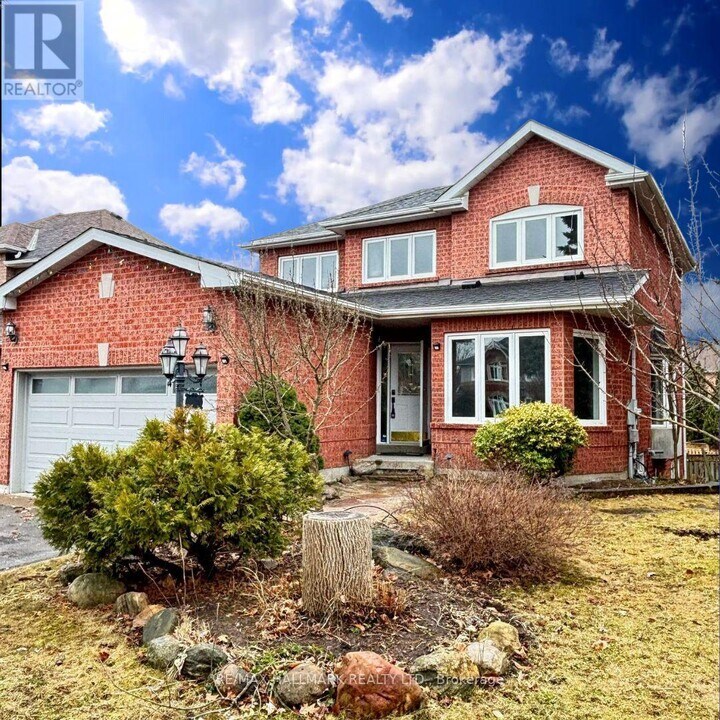 410 Clearmeadow Blvd in Newmarket, ON - Building Photo