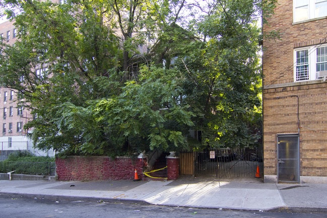 2788 Kingsbridge Ter in Bronx, NY - Foto de edificio - Building Photo