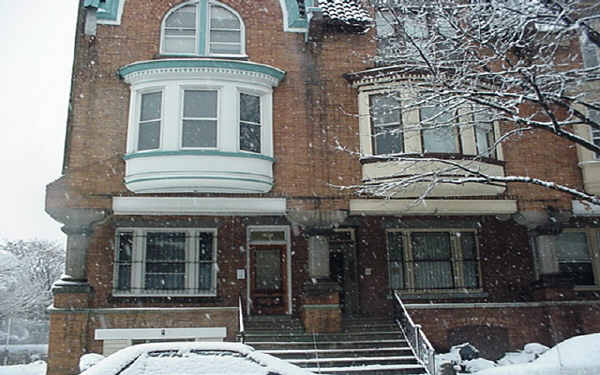 219 S 44th St in Philadelphia, PA - Foto de edificio - Building Photo