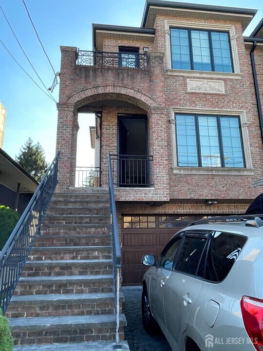 256 Myrtle Ave in Fort Lee, NJ - Building Photo