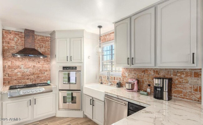 property at 1720 N Whittier Dr