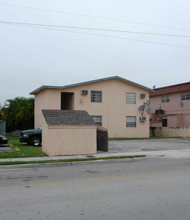 10923 SW 4th St in Miami, FL - Building Photo