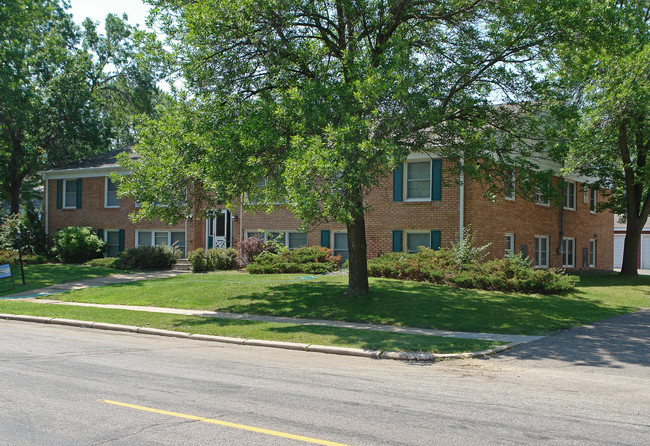 Colony Park in West St. Paul, MN - Building Photo - Building Photo