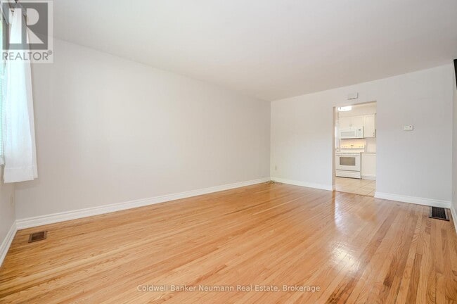 144 Princeton Dr in Hamilton, ON - Building Photo - Building Photo