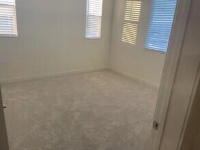 2860 Wagon Wheel Rd in Oxnard, CA - Building Photo - Building Photo