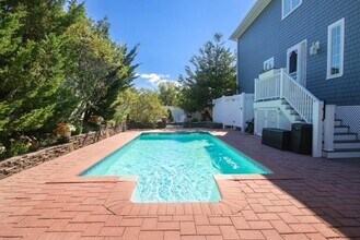 270 N Sea Dr in Southold, NY - Building Photo - Building Photo