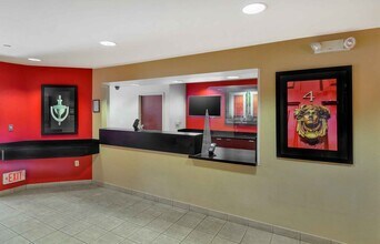 Furnished Studio-Tampa - Airport - Spruce in Tampa, FL - Building Photo - Building Photo