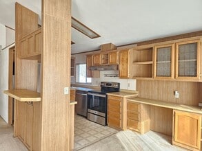 13973 Apple Ln in Clearlake Oaks, CA - Building Photo - Building Photo