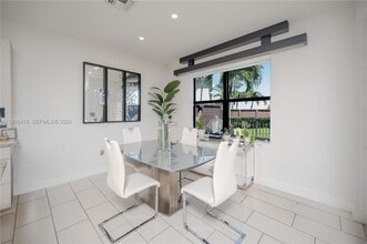 15785 NW 91st Ct in Miami Lakes, FL - Building Photo - Building Photo