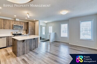 588 Osborne Dr SW in Airdrie, AB - Building Photo - Building Photo