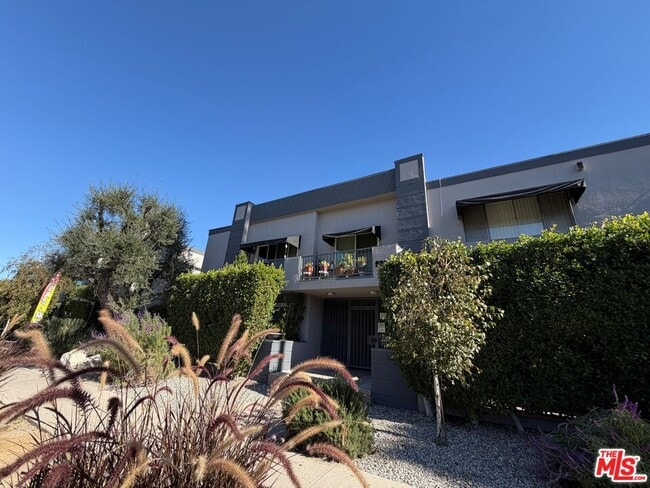 property at 5730 Yolanda Ave