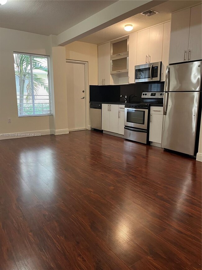 property at 2931 Sheridan Ave
