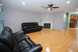 37 Cadogan Way in Nashua, NH - Building Photo - Building Photo