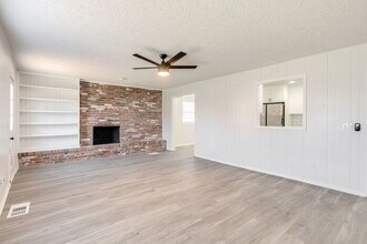 11715 N Francis Ave in Oklahoma City, OK - Building Photo - Building Photo