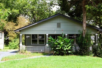 1333 Lyle Ave in East Point, GA - Building Photo - Building Photo