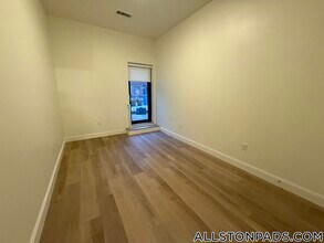 1079 Commonwealth Ave in Boston, MA - Foto de edificio - Building Photo