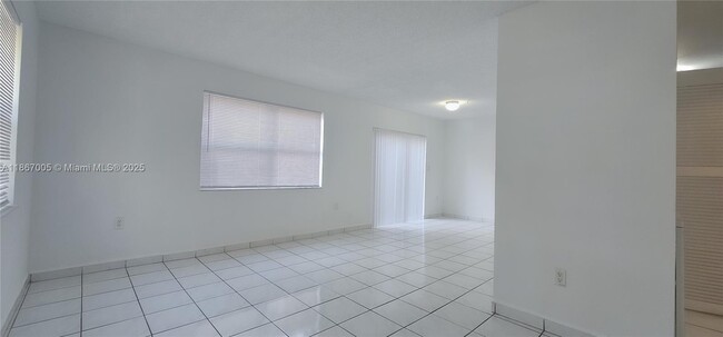 33 NE 12th Ave in Homestead, FL - Building Photo - Building Photo