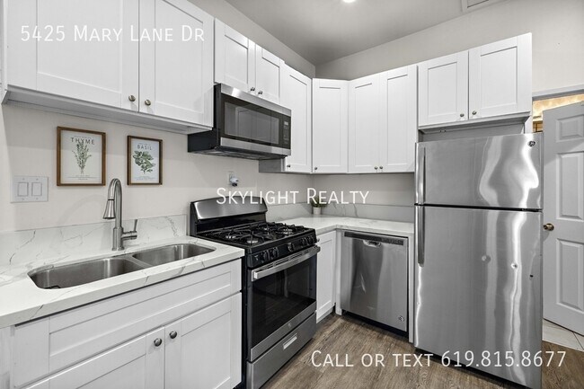 property at 5425 Mary Ln Dr