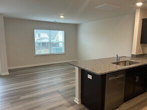 810 Embark Cir in Greer, SC - Building Photo - Building Photo