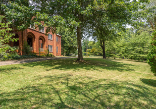 37 Brown St in Weaverville, NC - Building Photo - Building Photo