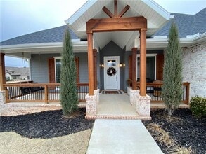 300 Waterfall Ln in Springdale, AR - Building Photo - Building Photo