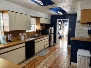 7003 Pyron Way in Houston, TX - Building Photo - Building Photo