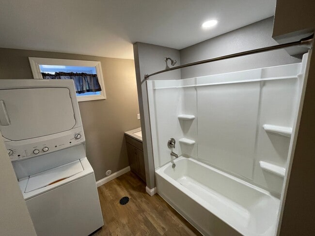 property at 205 8th Ave NW