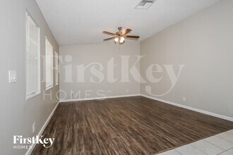 525 20th Ave N in Lake Worth Beach, FL - Foto de edificio - Building Photo
