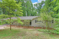 4953 Rockbridge Rd SW in Stone Mountain, GA - Building Photo - Building Photo