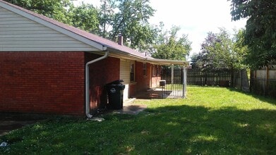 1053 Brookcrest Dr in Mason, OH - Building Photo - Building Photo