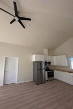 2141 S E Melrose Dr in Prineville, OR - Building Photo - Building Photo