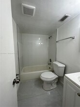 305 SW 200th St in Cutler Bay, FL - Building Photo - Building Photo