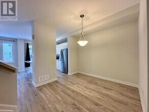 2032 Caltra Cres in Ottawa, ON - Building Photo - Building Photo