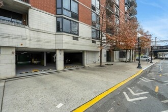 700 Grove St in Jersey City, NJ - Building Photo - Building Photo