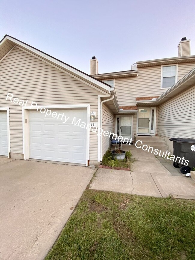 121 Cambridge Meadows Ln in Belton, MO - Building Photo - Building Photo