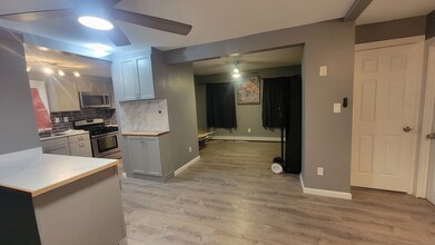 54 Emmett Ave in Derby, CT - Building Photo - Building Photo