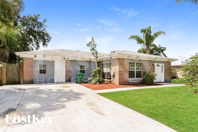 property at 438 SE Streamlet Ave