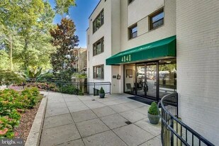 4840 MacArthur Blvd NW, Unit Apt 301 in Washington, DC - Building Photo