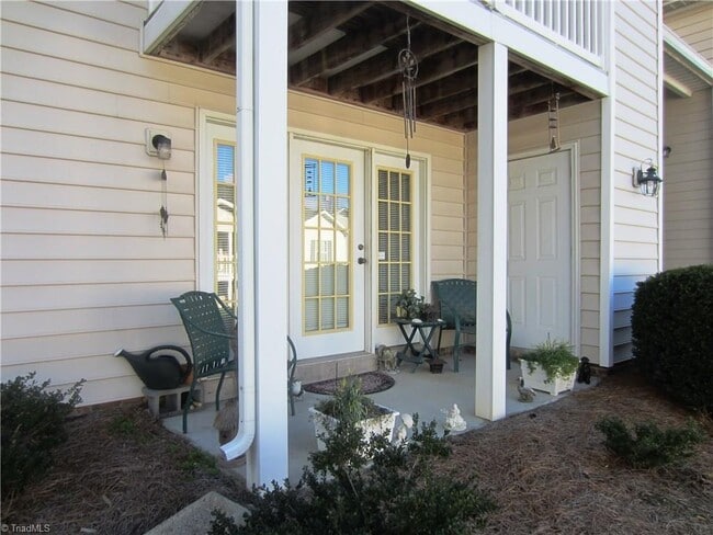 7119 W Friendly Ave in Greensboro, NC - Building Photo - Building Photo