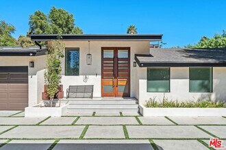 5922 Oakdale Ave in Los Angeles, CA - Building Photo - Building Photo