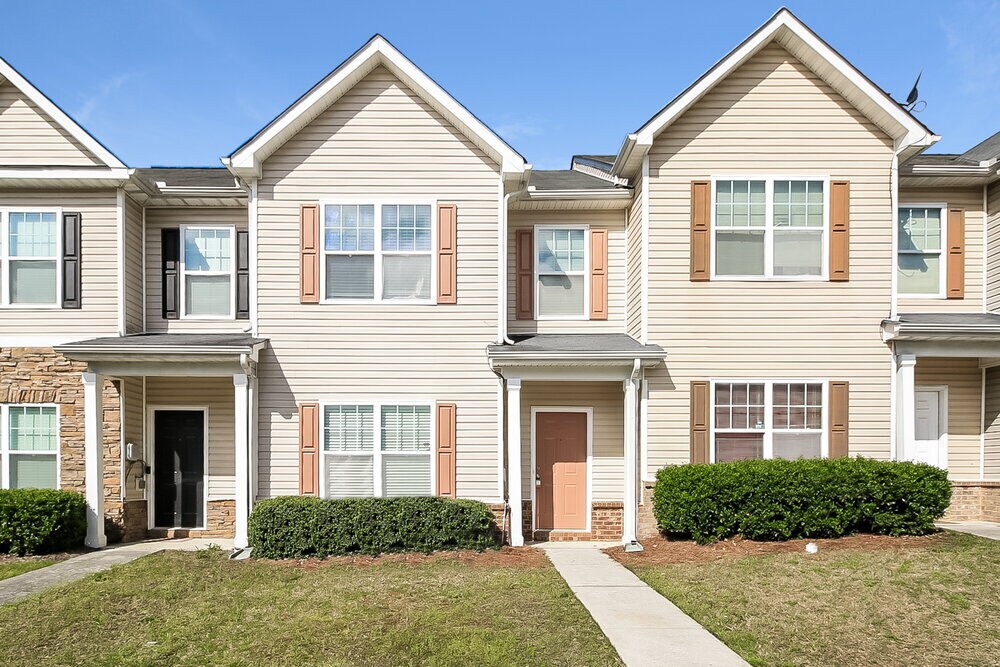 2325 Bigwood Trail in Atlanta, GA - Building Photo