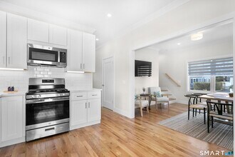 12 Sandy Way in Fairfield, CT - Building Photo - Building Photo