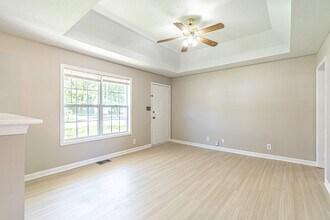 1811 Harbor Dr in Oak Grove, KY - Building Photo - Building Photo