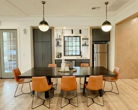 Central Park in Montgomery, AL - Foto de edificio - Building Photo