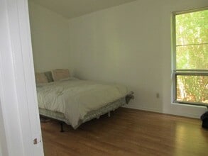 527 Manns Chapel Rd in Pittsboro, NC - Building Photo - Building Photo