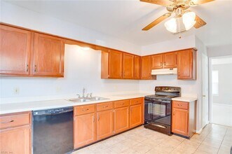 2568 Hunters Run Trail in Virginia Beach, VA - Building Photo - Building Photo