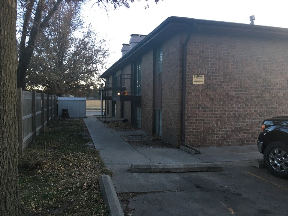 3608 Huntington Ave, Unit #2 in Lincoln, NE - Building Photo