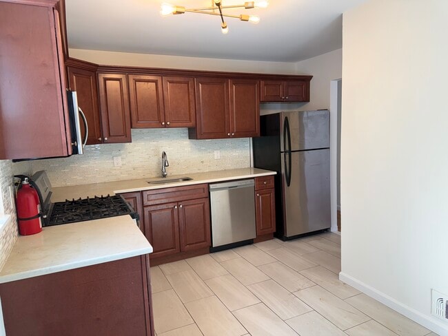 18 Cooper Dr in Boonton, NJ - Foto de edificio - Building Photo