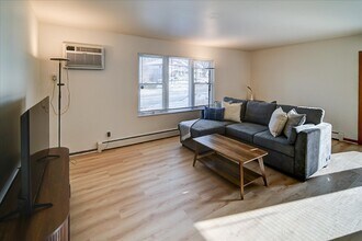 7203 Fortune Dr, Unit 1 in Middleton, WI - Foto de edificio - Building Photo